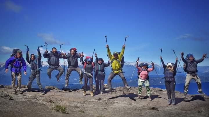 Grupo en la cima en la Patagonia